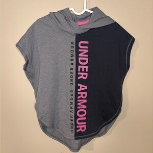 Under Armour Girls Short Sleeve Heatgear Hoodie Size YSM Youth Small Sporty